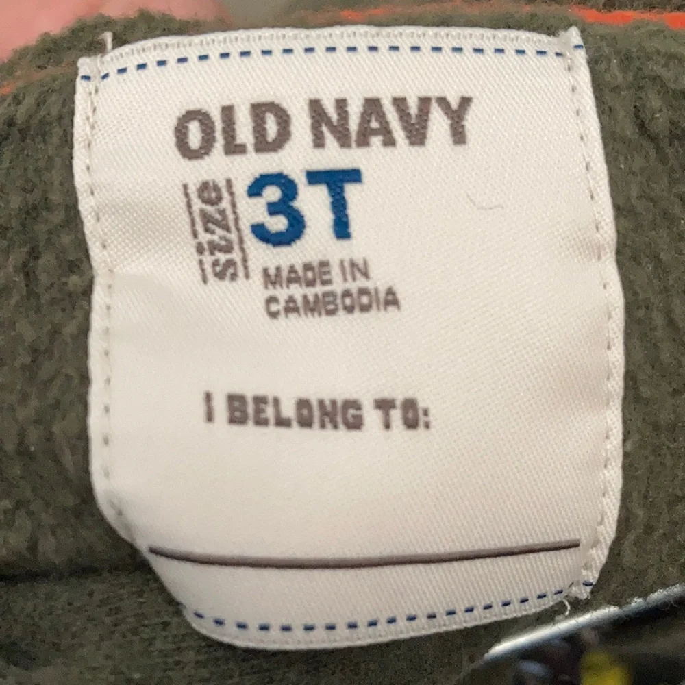 FINAL MARKDOWN Boys old navy hooded sweatshirt 3t